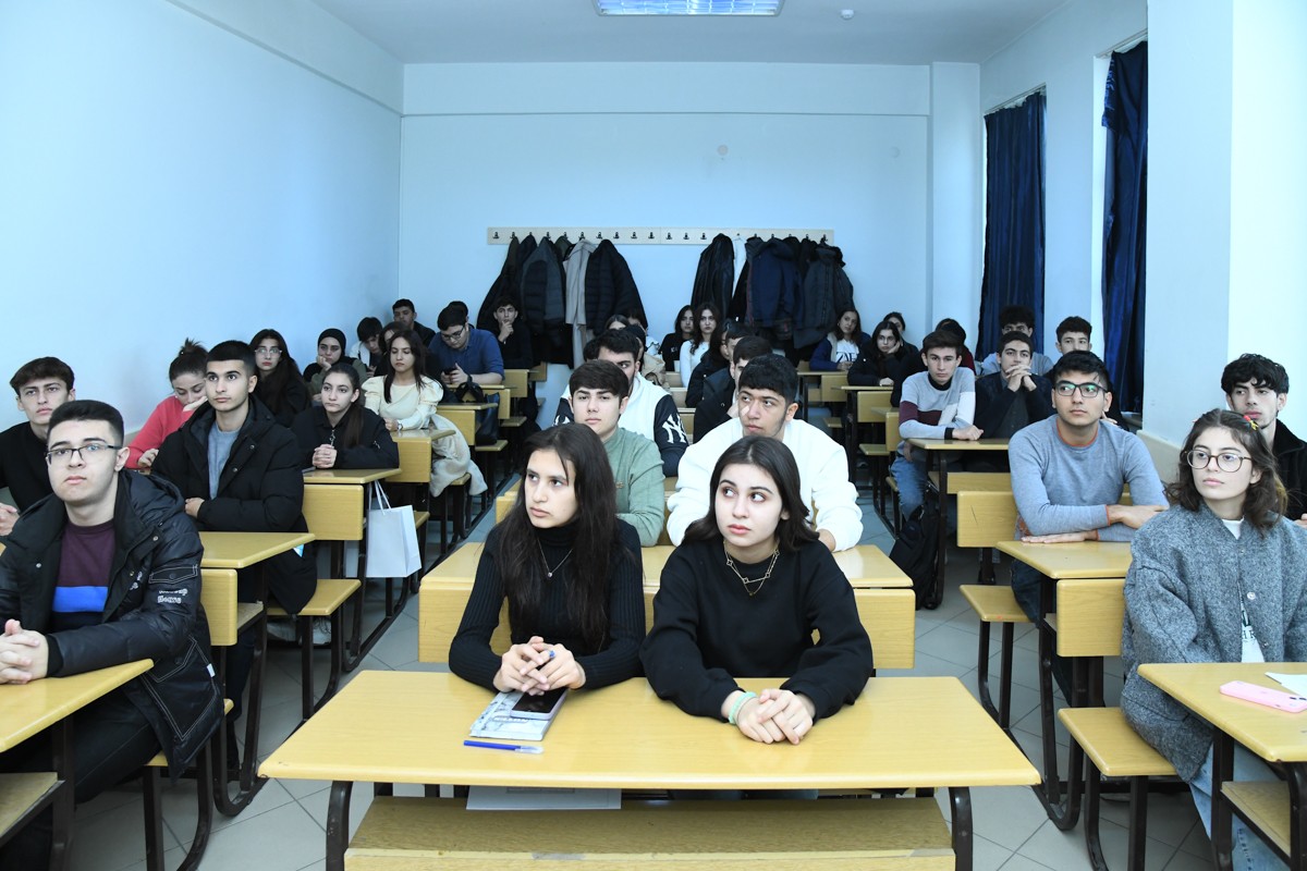 BMU-da tələbələr üçün Zəfər tariximizlə bağlı xüsusi mühazirələr təşkil olunub - FOTOLAR