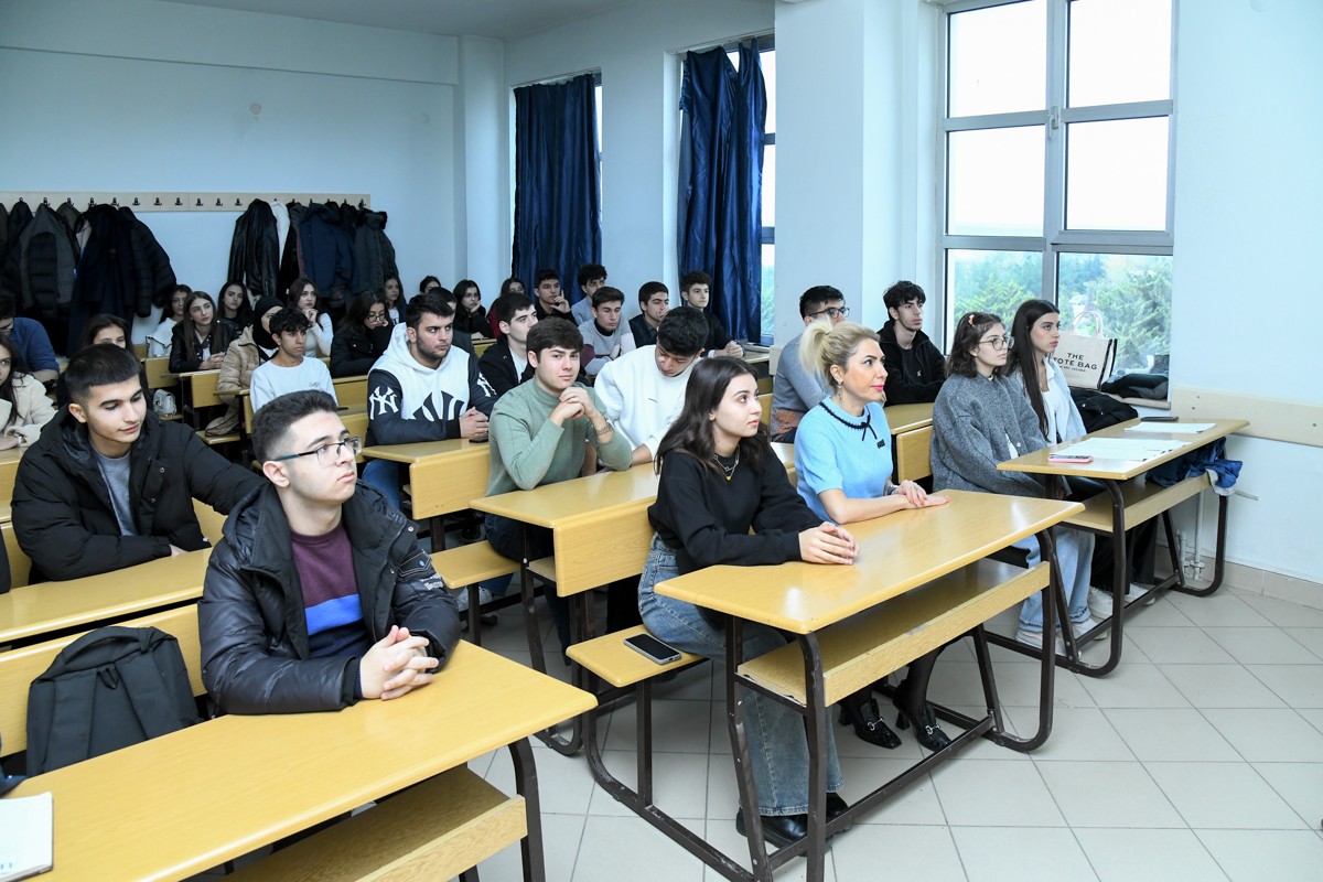 BMU-da tələbələr üçün Zəfər tariximizlə bağlı xüsusi mühazirələr təşkil olunub - FOTOLAR