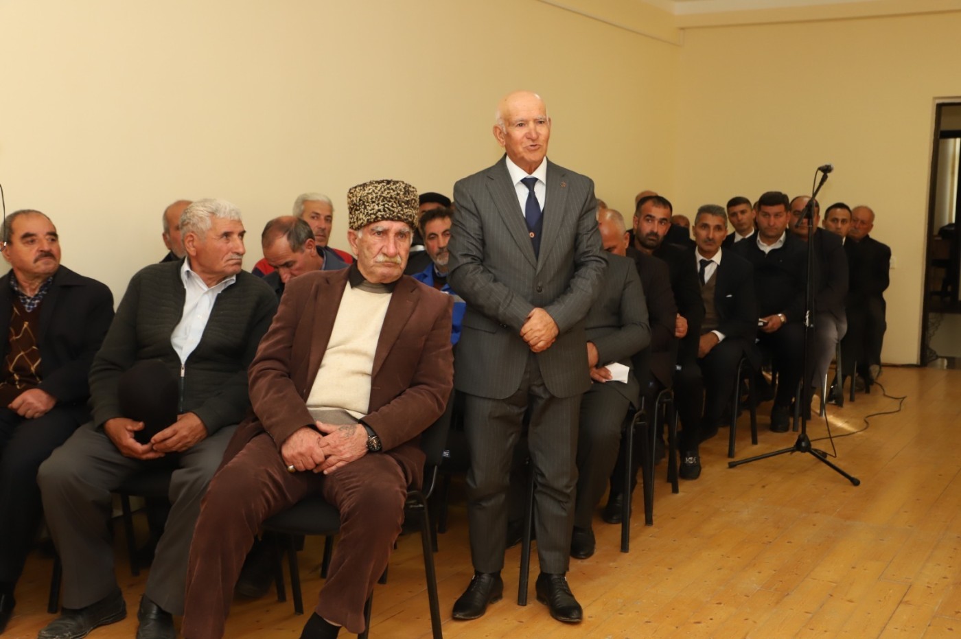 Neftçalanın icra başçısı kənd sakinləri ilə səyyar görüş keçirib - FOTOLAR