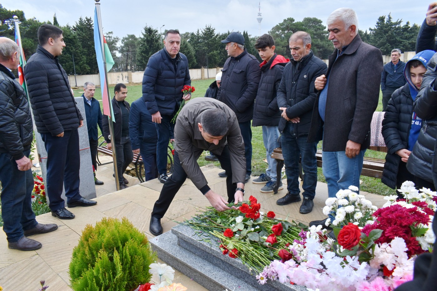 Şəhid hərbçilərimizin xatirəsi yad edildi - FOTOLAR