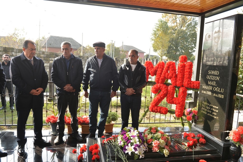 Taleh Qaraşov şəhidin məzarını ziyarət edib - FOTOLAR