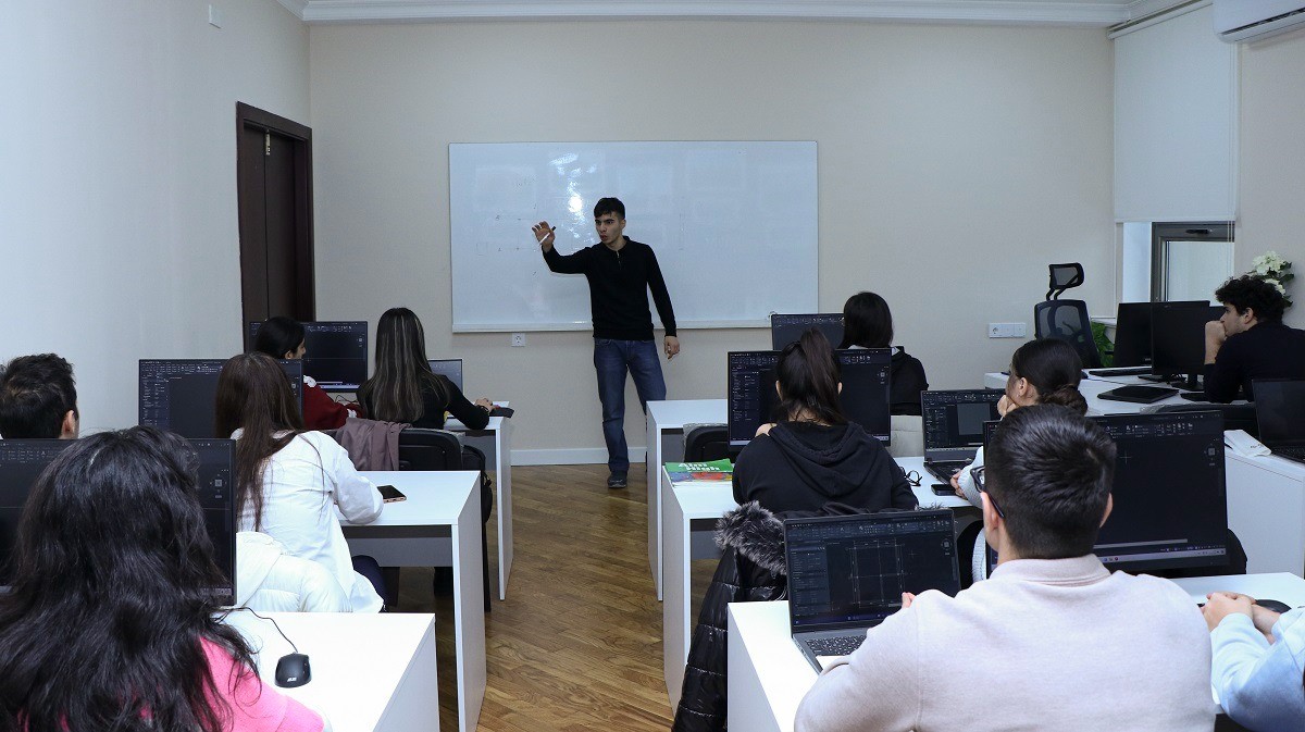 AzMİU Academy: Gələcəyin mütəxəssisləri üçün innovativ təhsil platforması