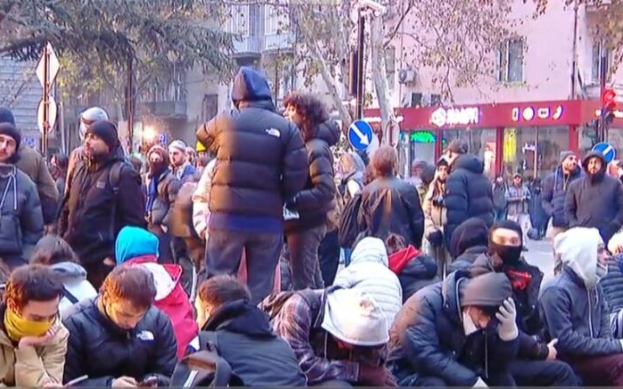 Tbilisidə keçirilən aksiyada polis 50 nəfəri saxlayıb -YENİLƏNİB