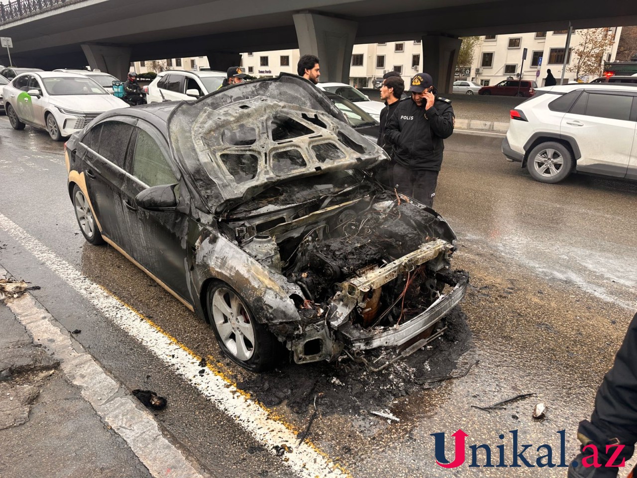 Bakıda maşın yandı - VİDEO+FOTO (YENİLƏNİB)