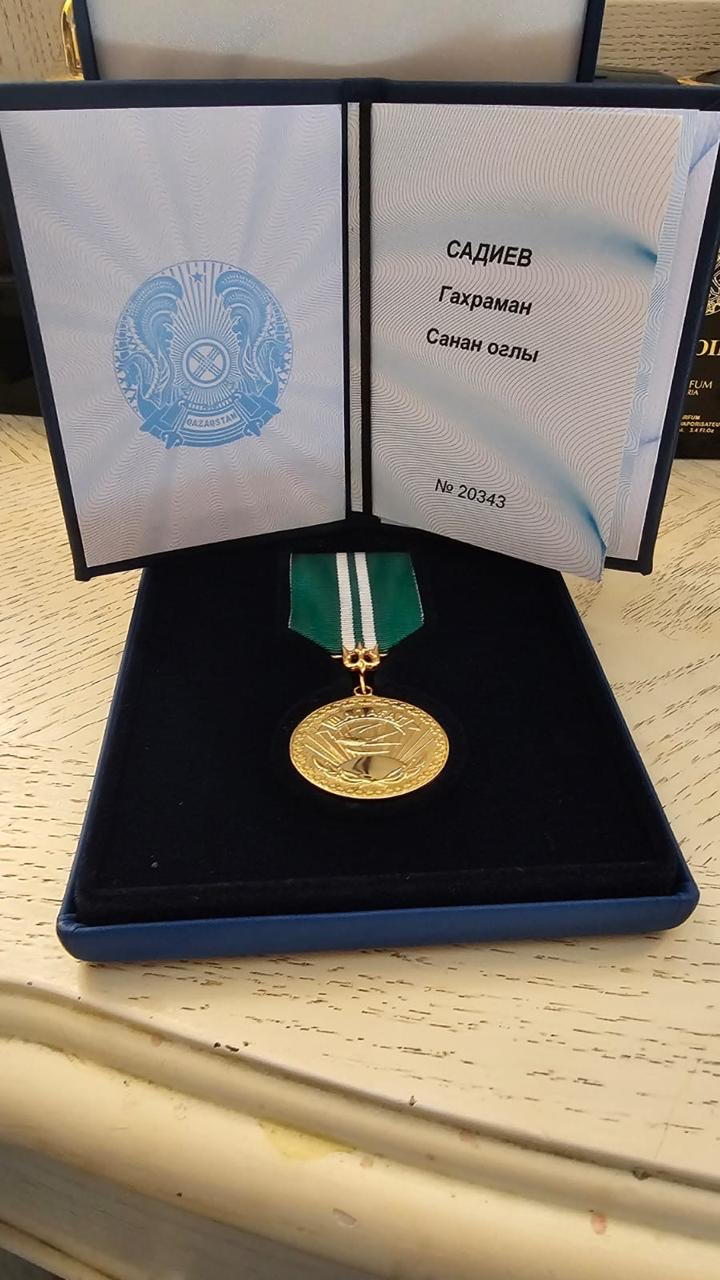 Qazaxıstanın Prezidenti soydaşımızı medal ilə təltif edib - FOTO