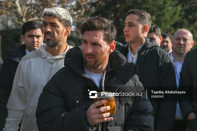 Messi Bakıda Qarabağ atlarını izlədi - VİDEO