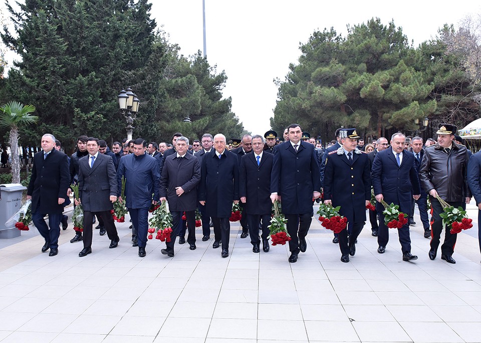 Sumqayıtda Ümummilli liderin anım mərasimi keçirildi - FOTOLAR