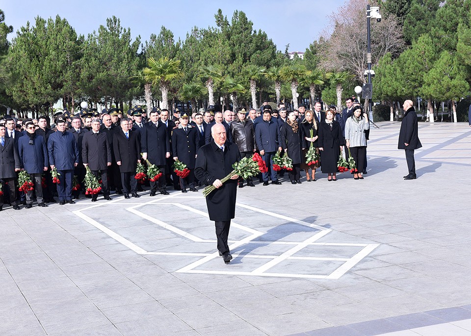 Sumqayıtda Ümummilli liderin anım mərasimi keçirildi - FOTOLAR