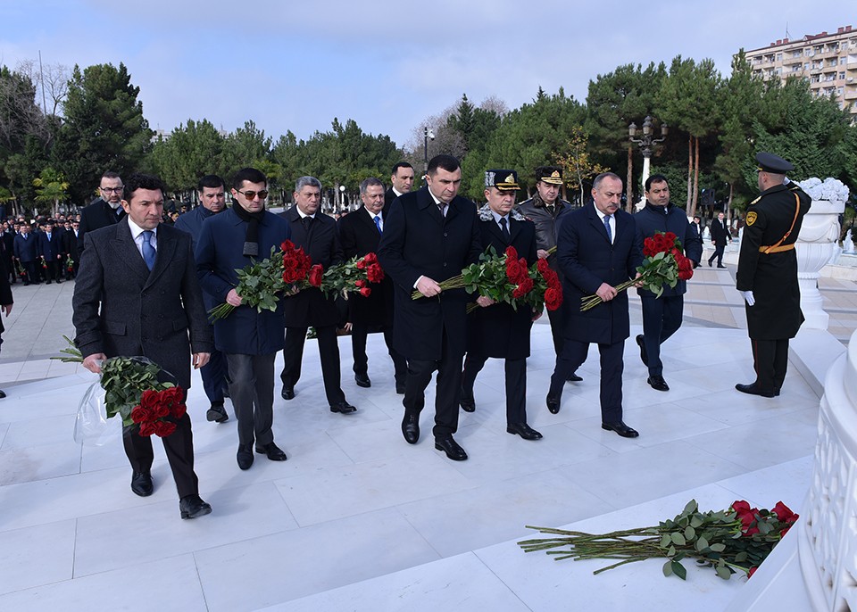 Sumqayıtda Ümummilli liderin anım mərasimi keçirildi - FOTOLAR