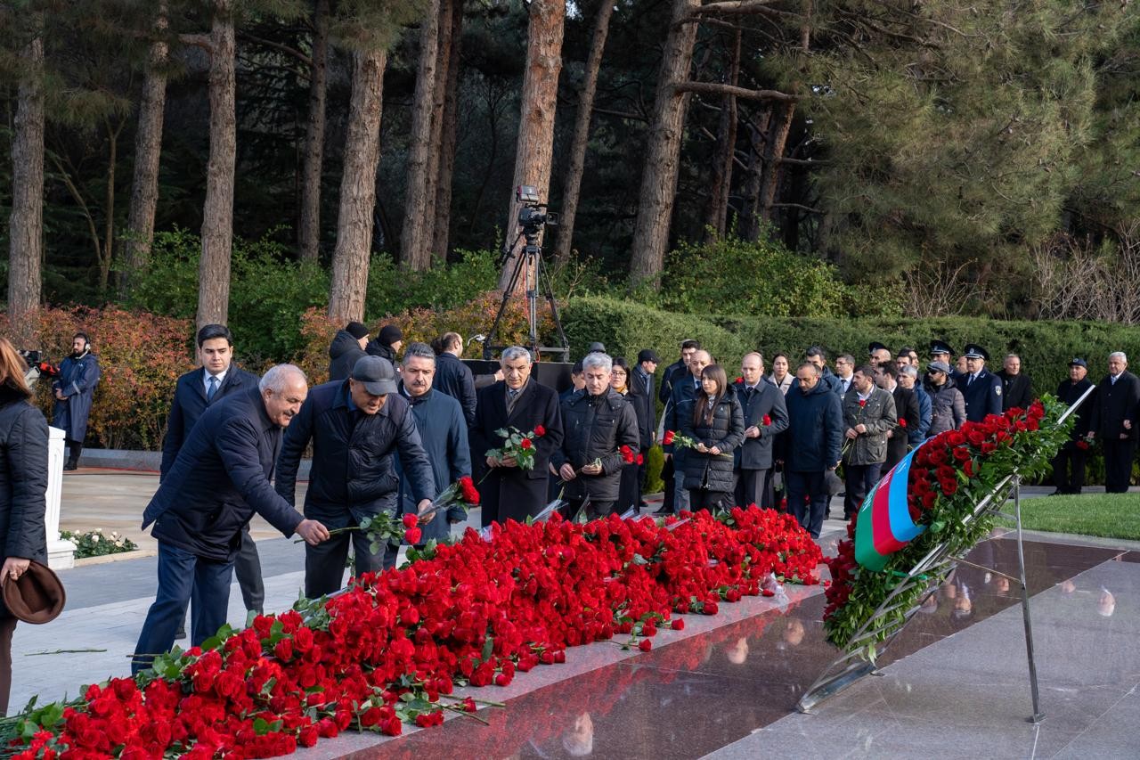 ETSN kollektivi Heydər Əliyevin xatirəsini yad edib - FOTOLAR