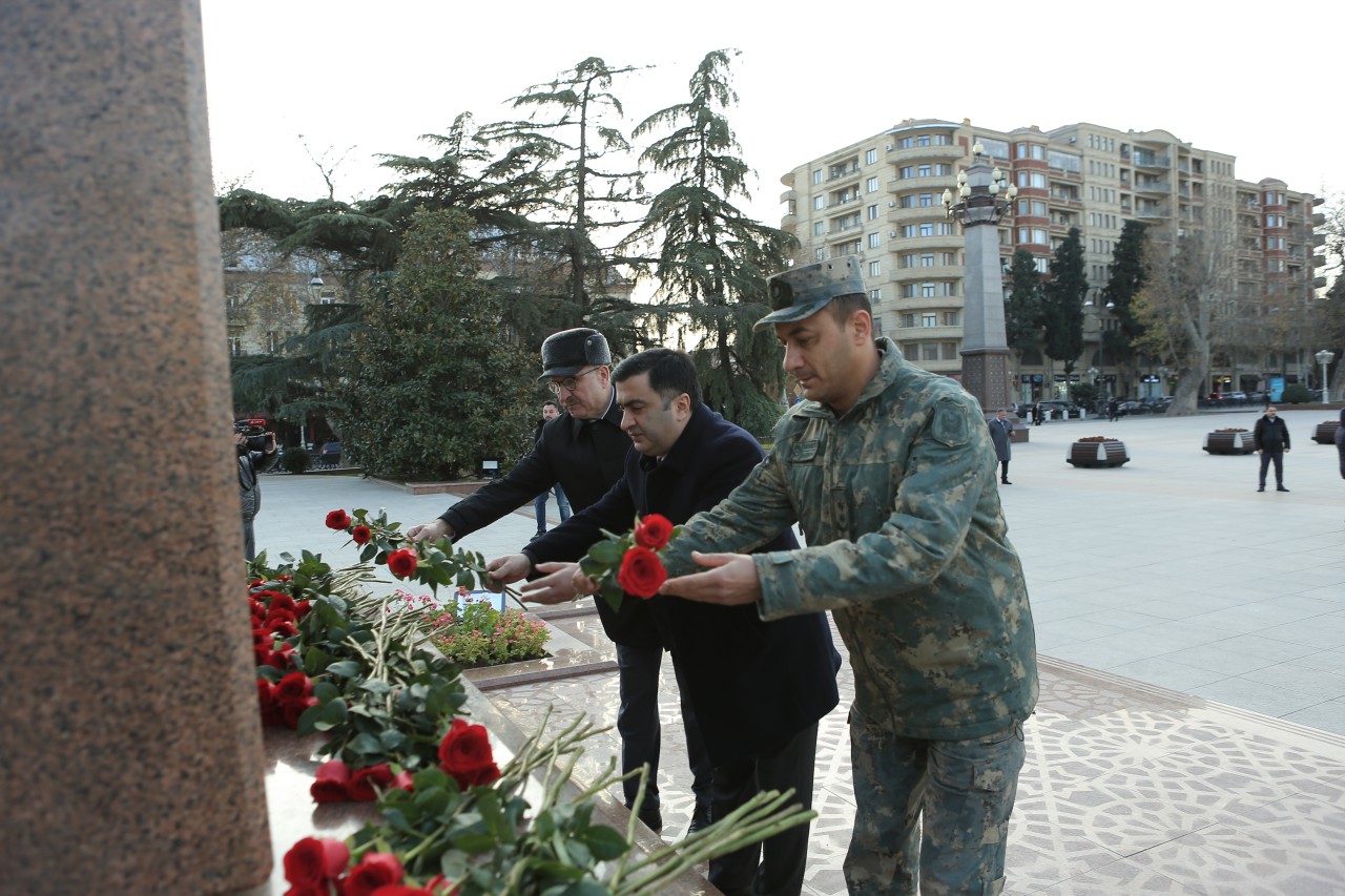 Gəncədə Ümummilli Lider Heydər Əliyevin xatirəsi anılıb - FOTOLAR