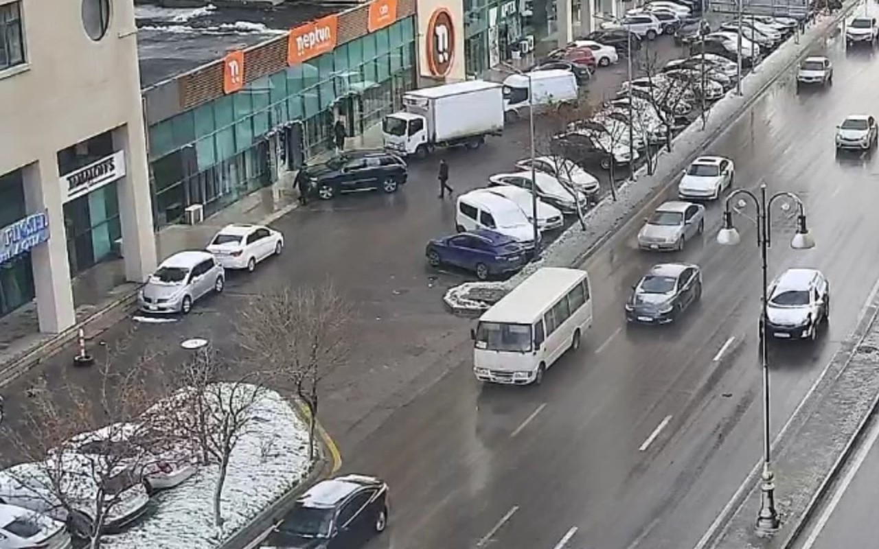 Bakıda bəzi yollarda sıxlıq müşahidə edilir -FOTO