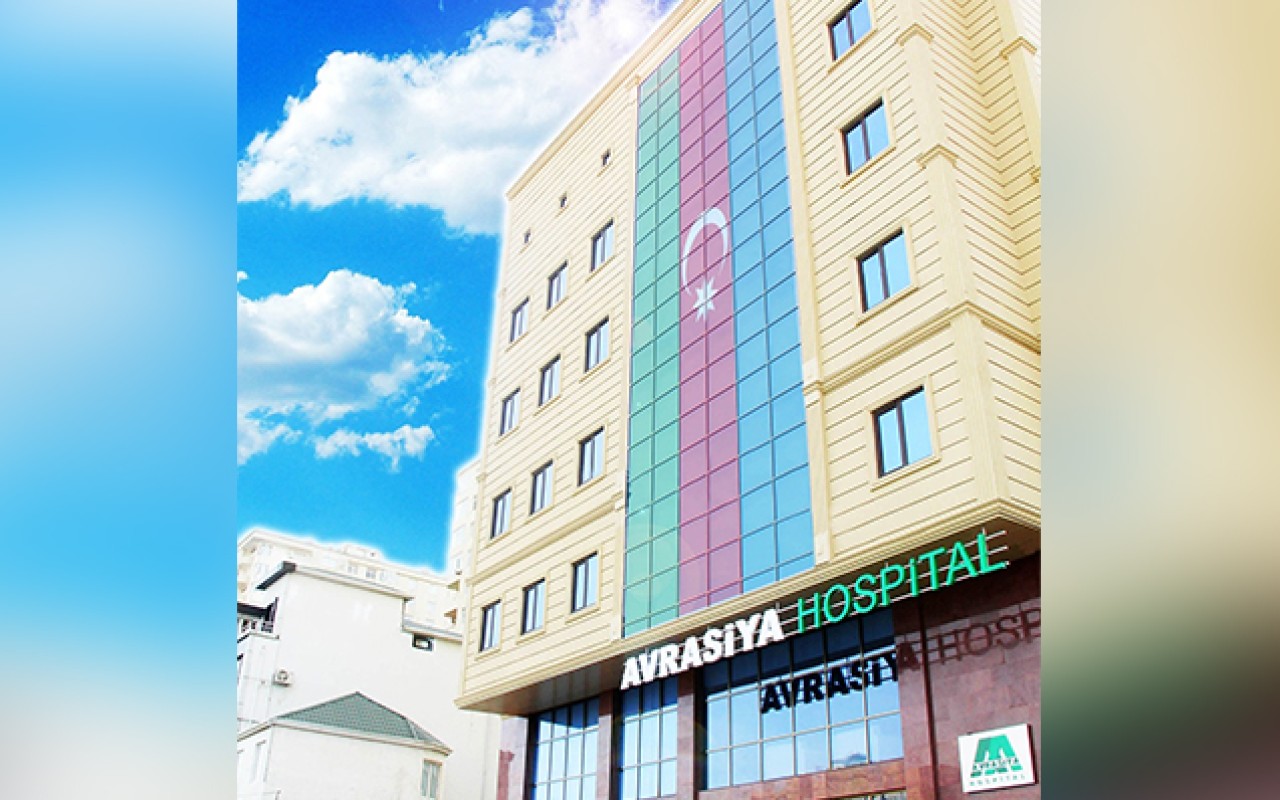 “Avrasiya Hospital”da lift qırıldı- Xəsarət alan var