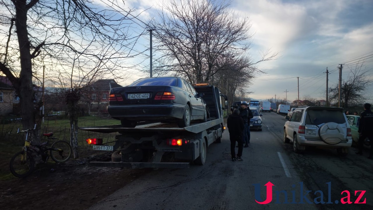 Lənkəranda "Mercedes" velosipedçini vurdu - Ölən var (FOTO)