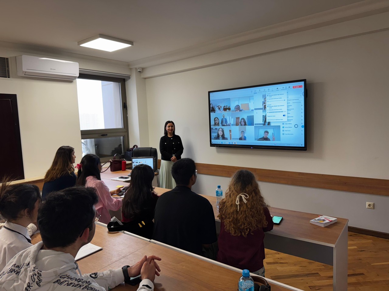 AzMİU və Qarabağ Universitetinin tələbələri arasında "Eko-Debat" keçirilib - FOTOLAR