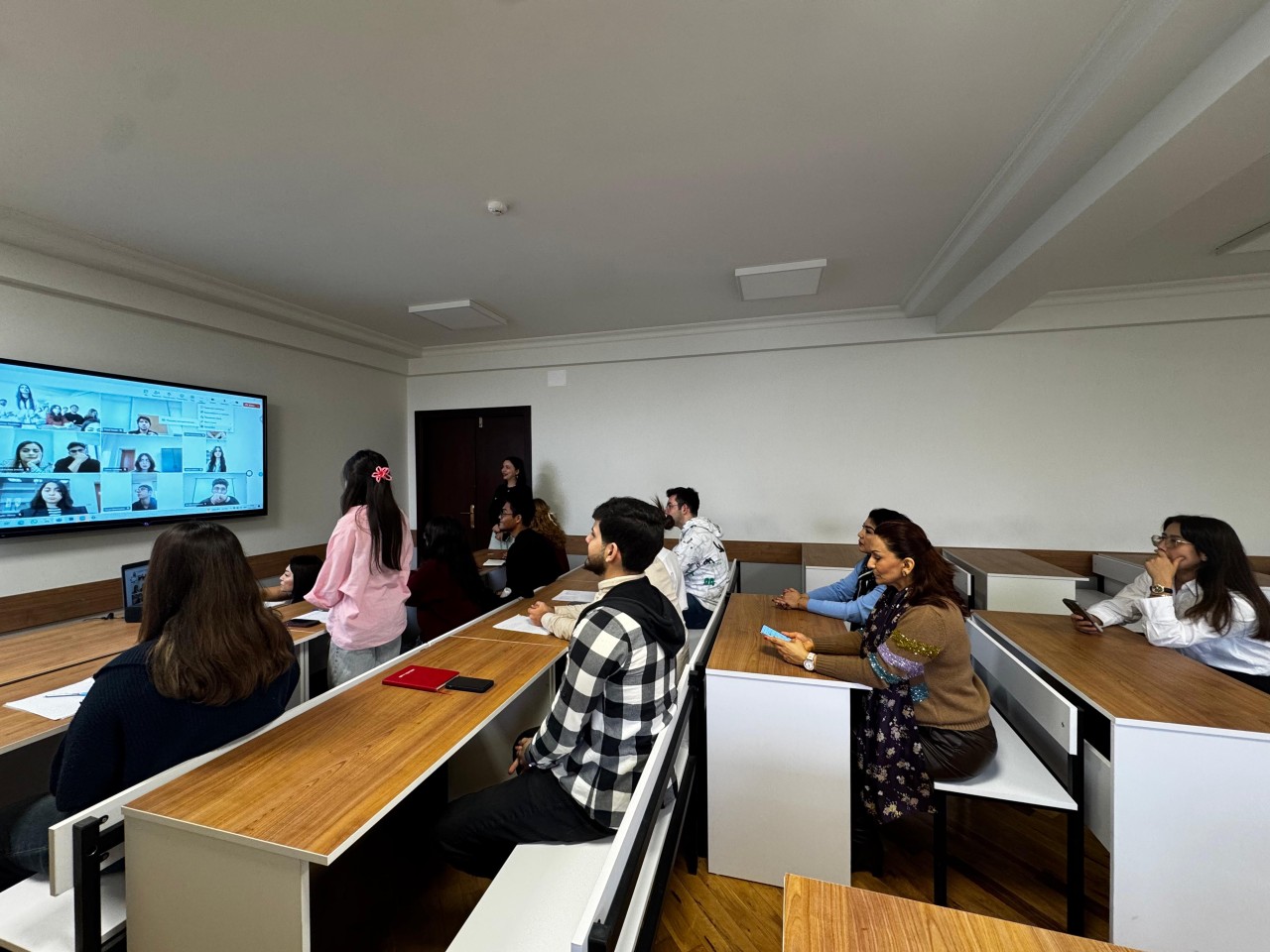 AzMİU və Qarabağ Universitetinin tələbələri arasında "Eko-Debat" keçirilib - FOTOLAR