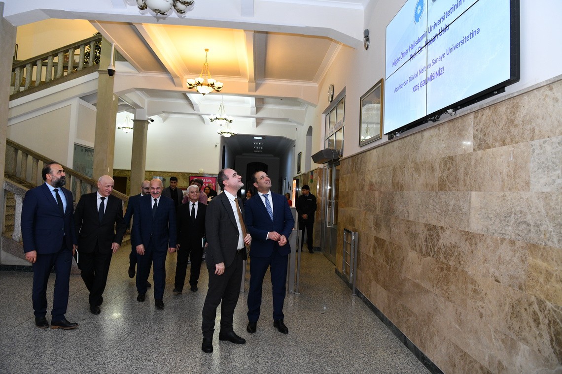 Türkiyənin Niğde Ömer Halisdemir Universitetinin rektoru ADNSU-da olub - FOTOLAR