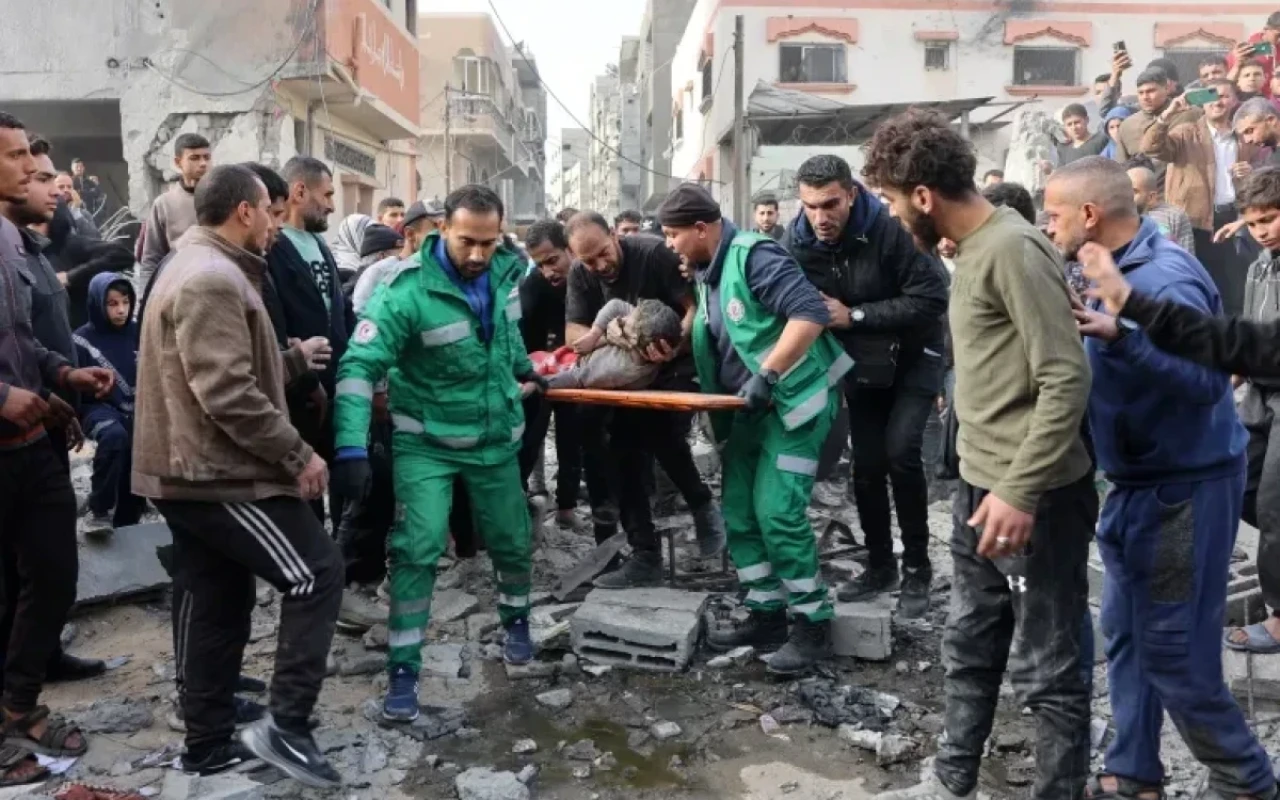 İsrail Qəzzada xəstəxananı bombaladı -Ölənlər var