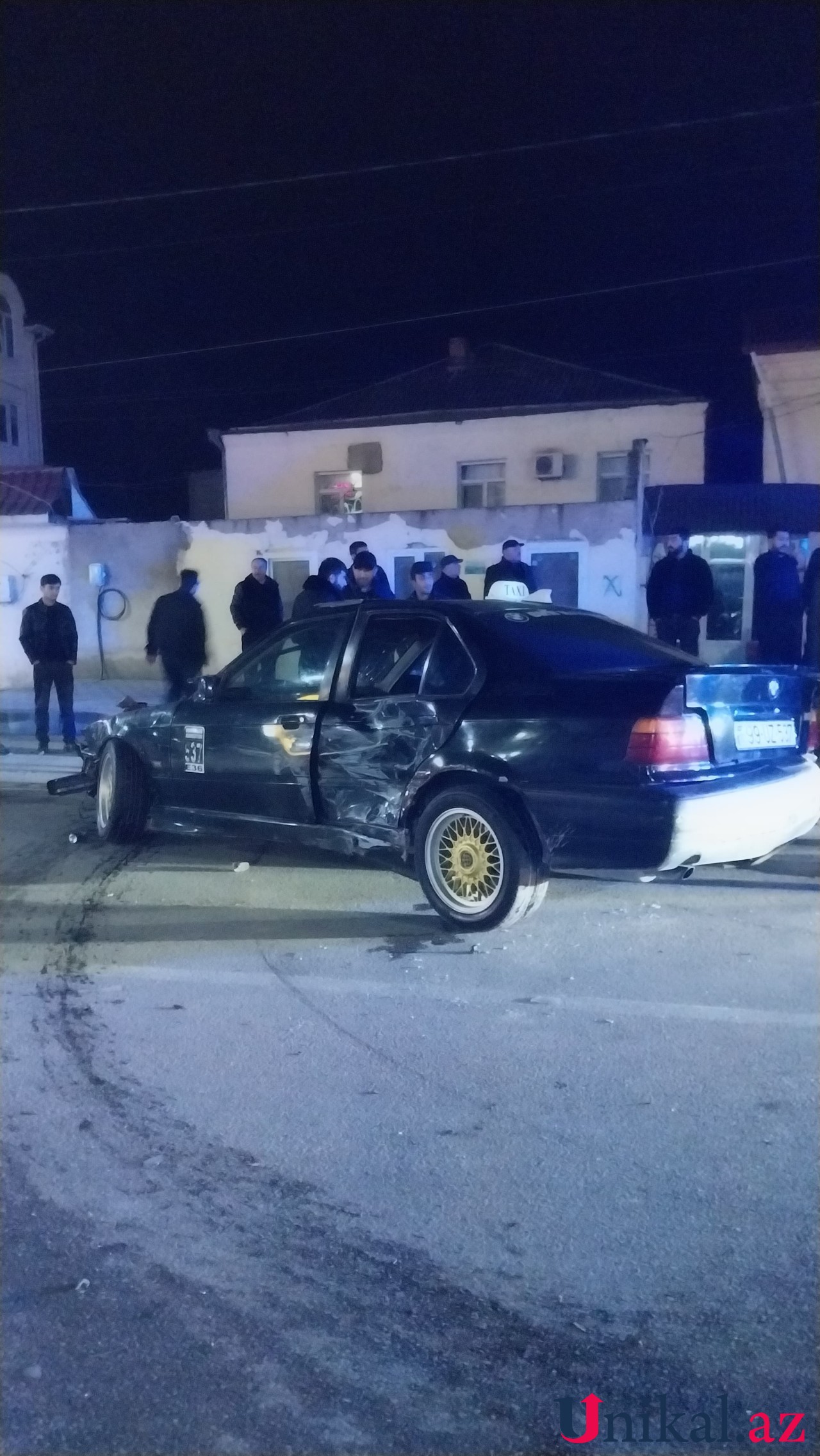 Xaçmazda "BMW" yol kənarında dayanan avtomobillərə çırpıldı - FOTO/VİDEO