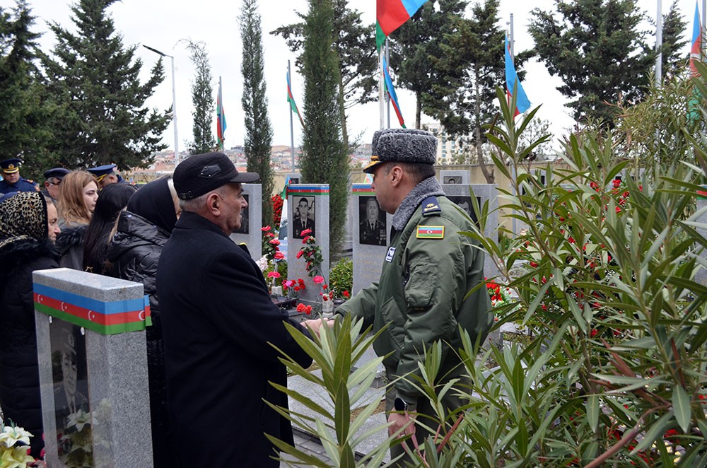 Şəhid pilot Rəşad Atakişiyevin xatirəsi yad edilib - FOTOLAR