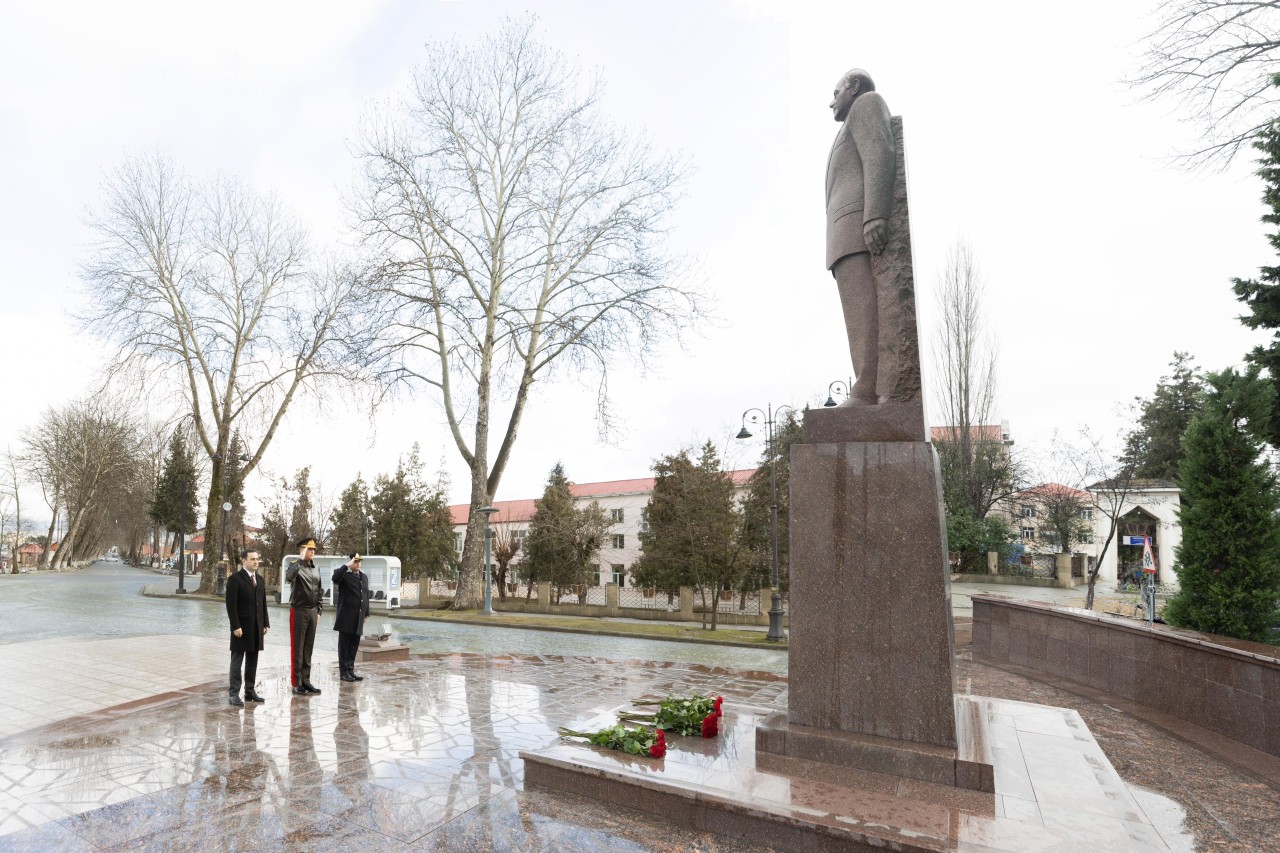 Vilayət Eyvazov sıra baxışı keçirdi - FOTOLAR