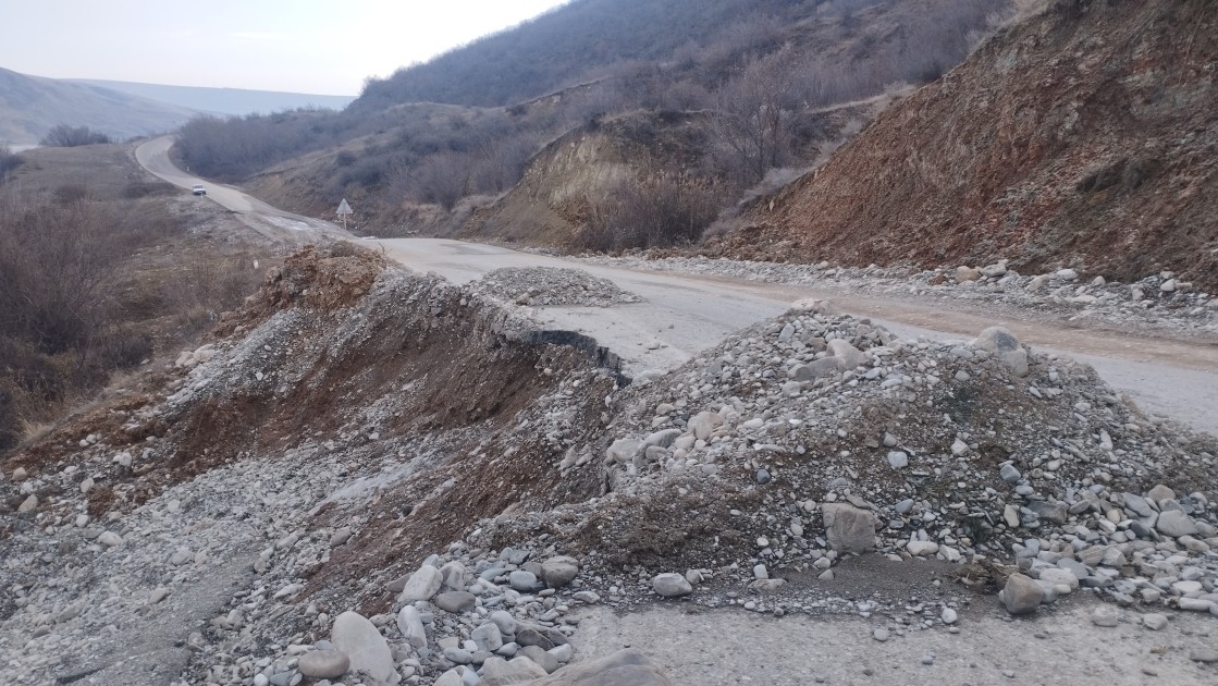 Şamaxıda torpaq sürüşməsi oldu - FOTOLAR