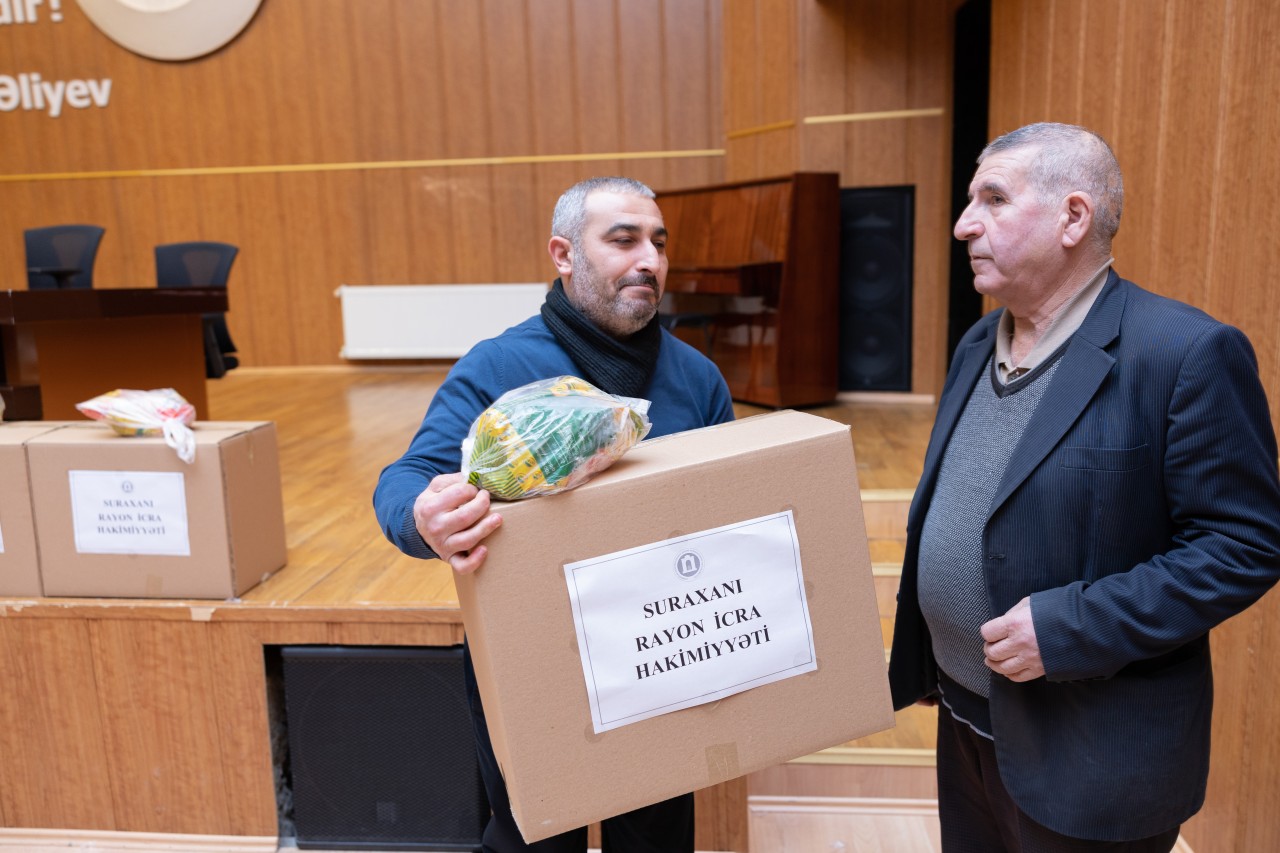 Suraxanıda 20 Yanvar faciəsinin 35-ci ildönümü qeyd olundu - FOTOLAR