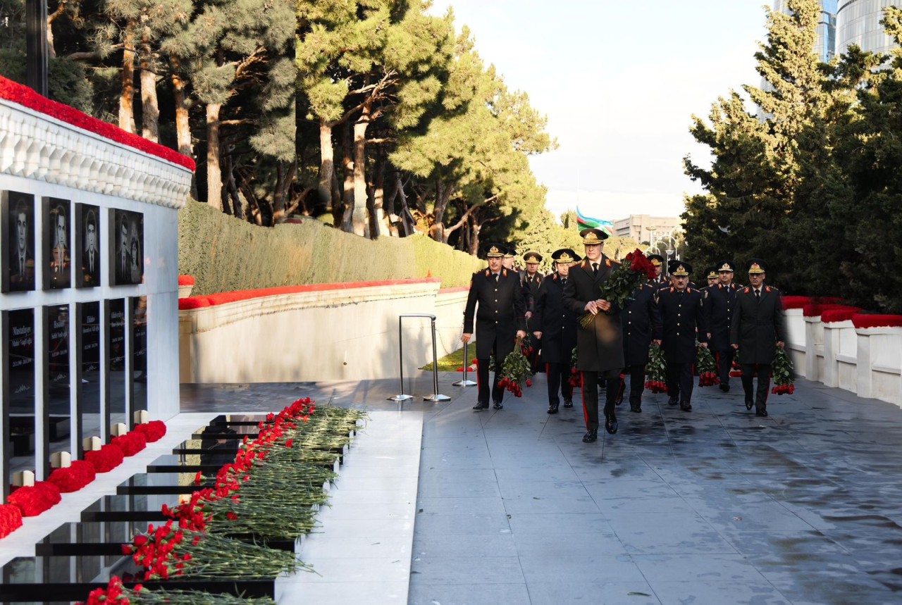 DİN-in rəhbərliyi Şəhidlər xiyabanını ziyarət etdi - FOTOLAR