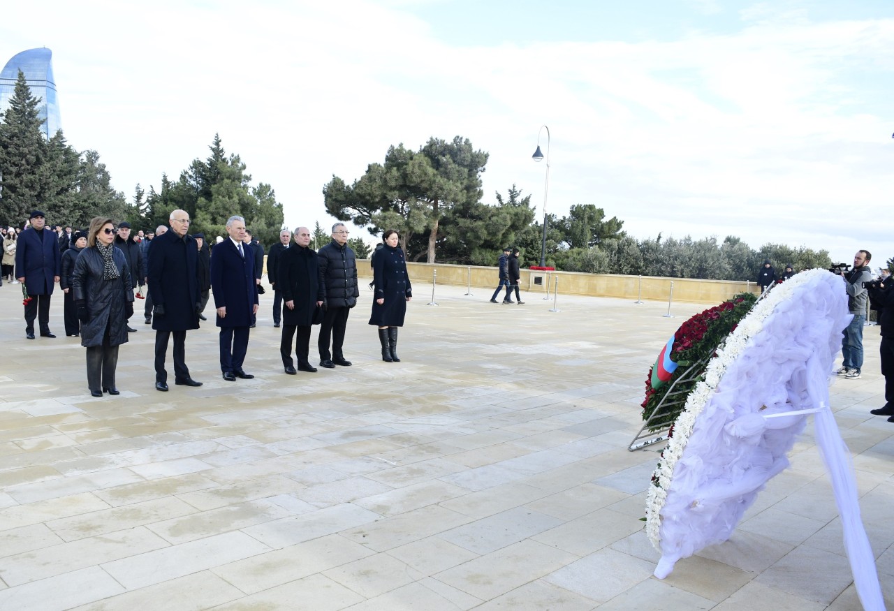 YAP rəhbərliyi Şəhidlər xiyabanını ziyarət etdi - FOTOLAR