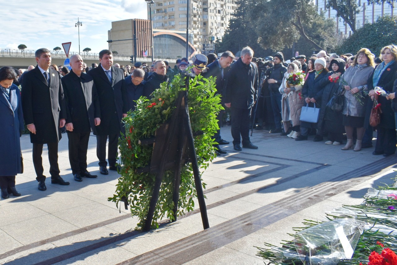 Yasamalda 20 Yanvar faciəsinin 35-ci ildönümü silsilə tədbirlərlə yad edildi - FOTOLAR