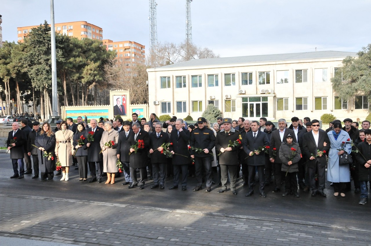 Abşeronda 20 Yanvar şəhidlərinin xatirəsi anılıb - FOTOLAR