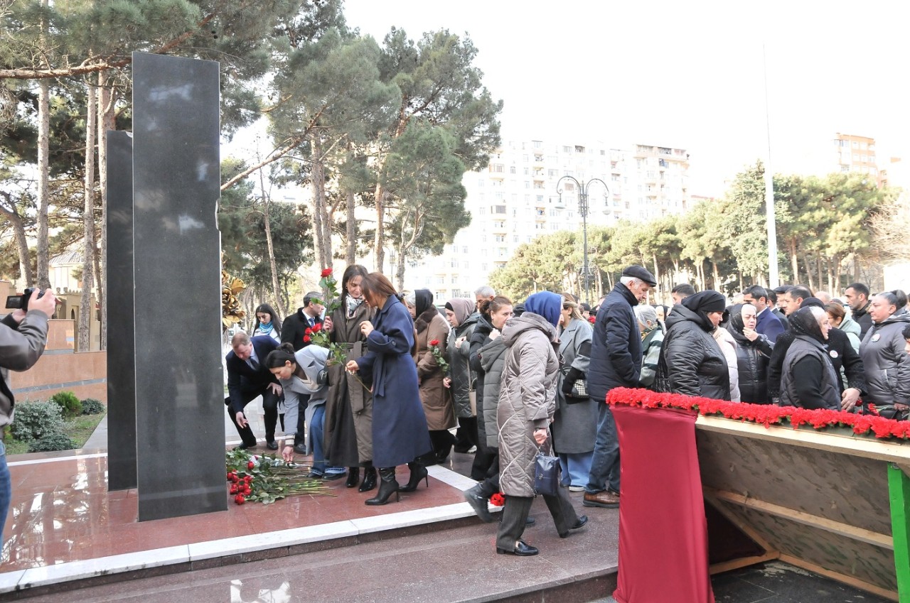 Abşeronda 20 Yanvar şəhidlərinin xatirəsi anılıb - FOTOLAR