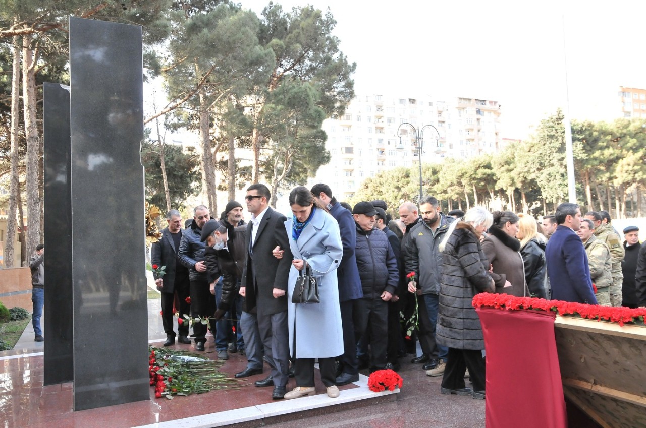 Abşeronda 20 Yanvar şəhidlərinin xatirəsi anılıb - FOTOLAR