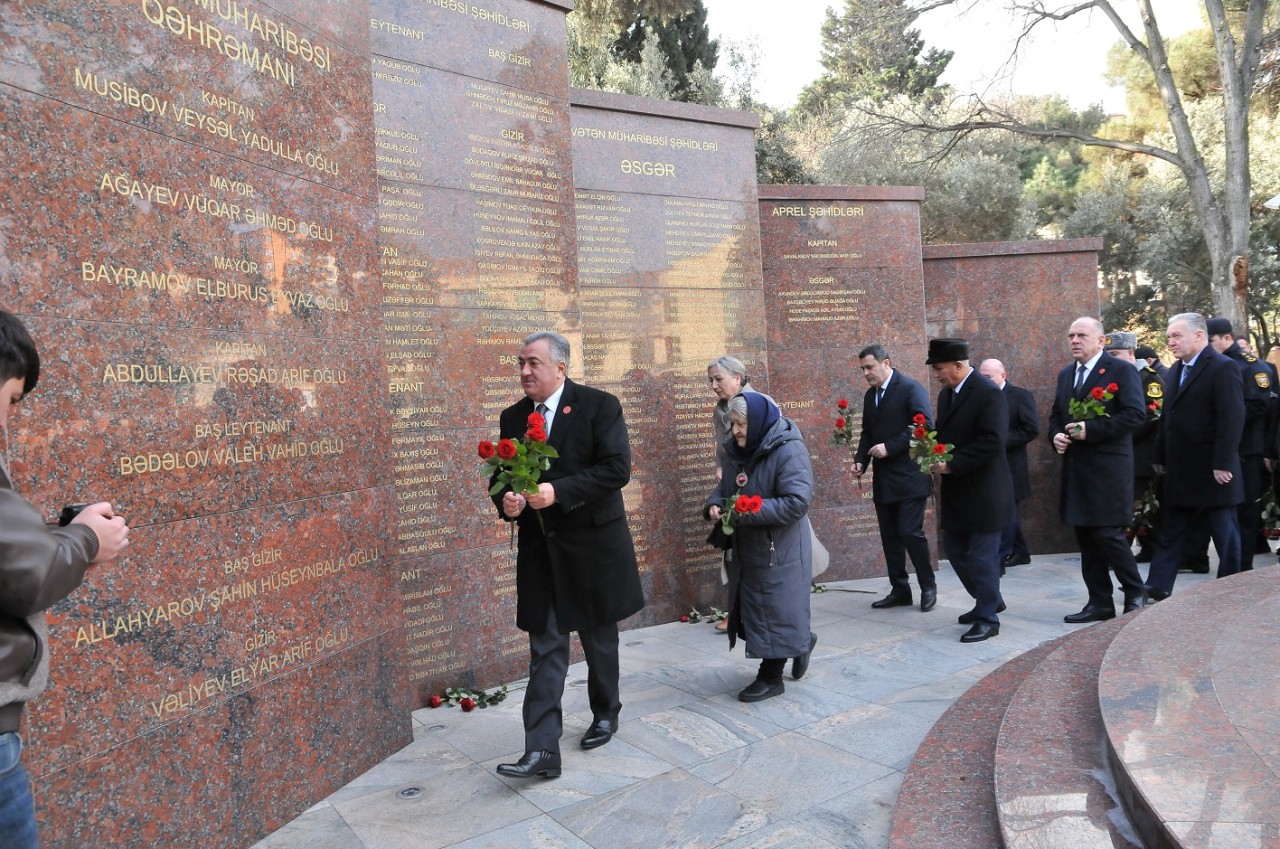 Abşeronda 20 Yanvar şəhidlərinin xatirəsi anılıb - FOTOLAR