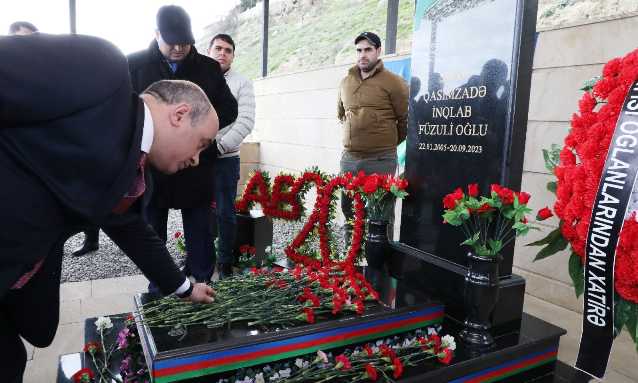 İcra başçısı Adil Əliyev şəhidin anım mərasimində iştirak edib - FOTOLAR