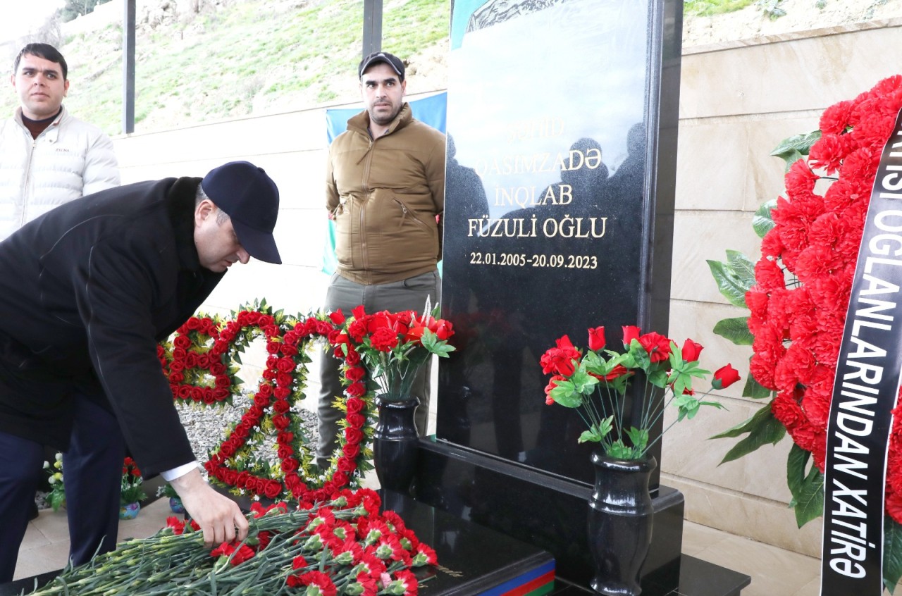 İcra başçısı Adil Əliyev şəhidin anım mərasimində iştirak edib - FOTOLAR