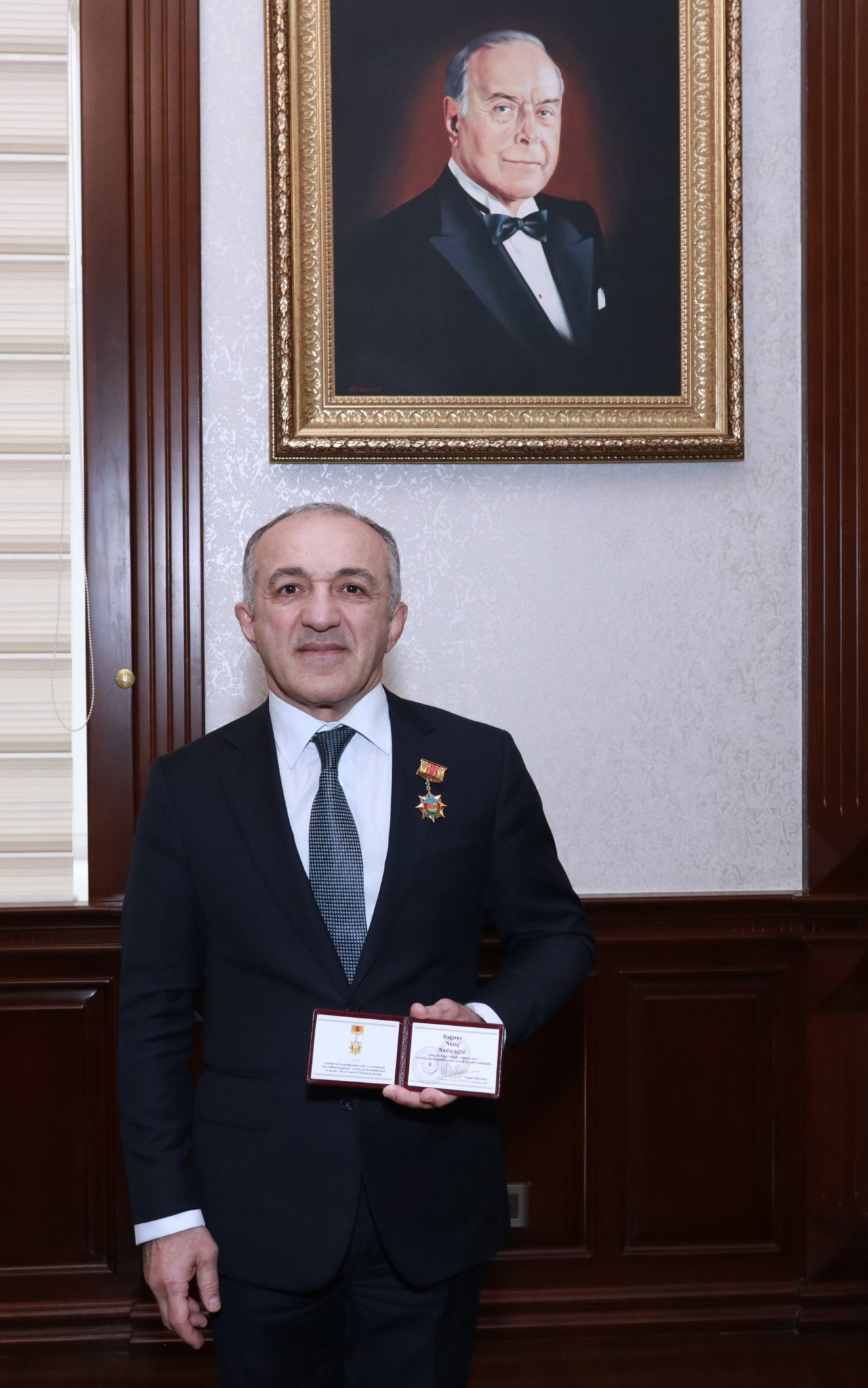 Fuad Muradov Natiq Bağırova medal təqdim etdi - FOTO