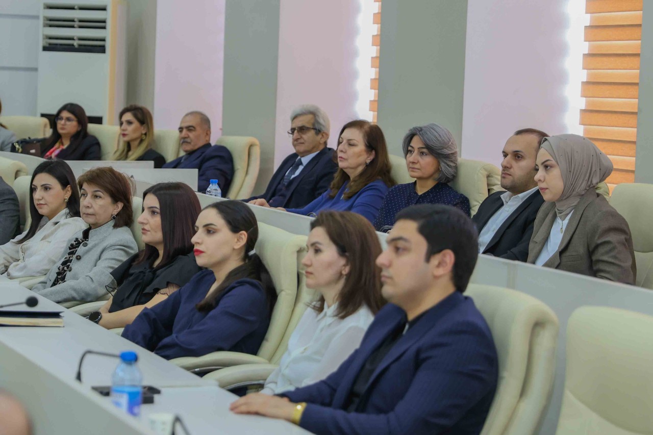 UNEC-də "Karyera Planlaması" adlı ilk dərslik nəşr olunub - FOTOLAR