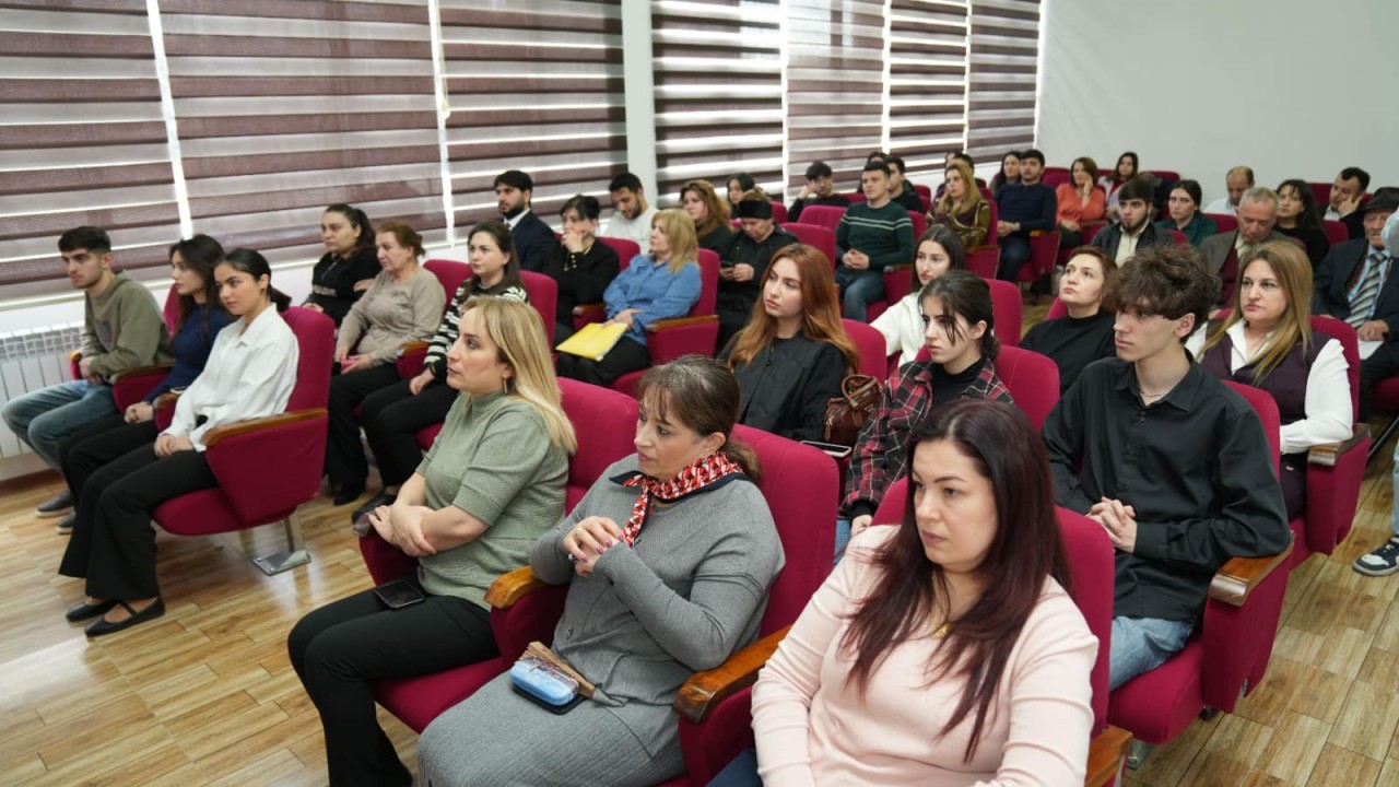 Əmək və Sosial Münasibətlər Akademiyasında Gəncləri Günü qeyd olunub - FOTOLAR