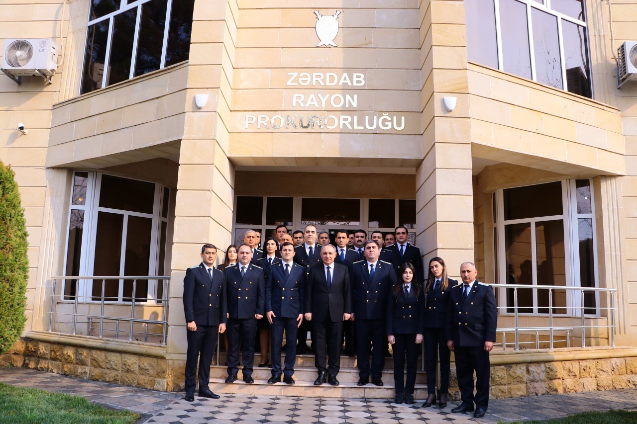 Baş prokuror Zərdabda vətəndaşları qəbul etdi - FOTOLAR