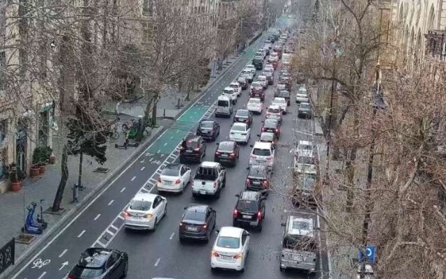 Bakıda sıxlıq olan yollar açıqlandı