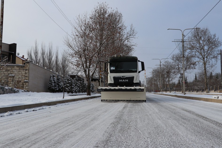 Xankəndidə yollar qardan təmizlənir - FOTOLAR