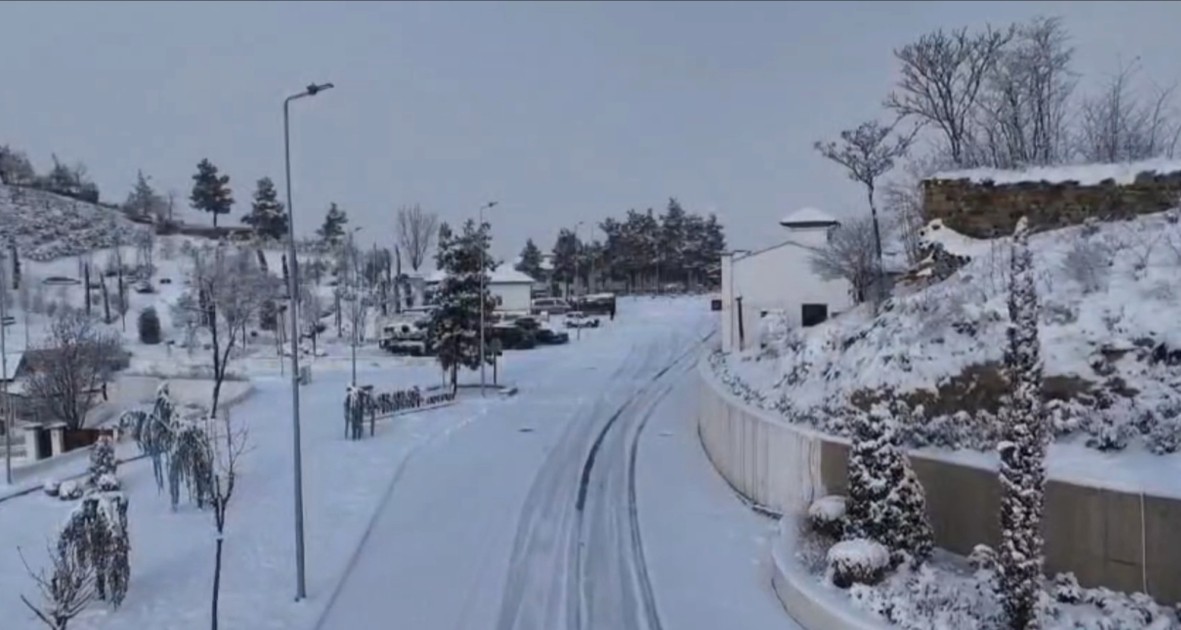 Ağ örpəyə bürünmüş Laçının dron FOTOLARI