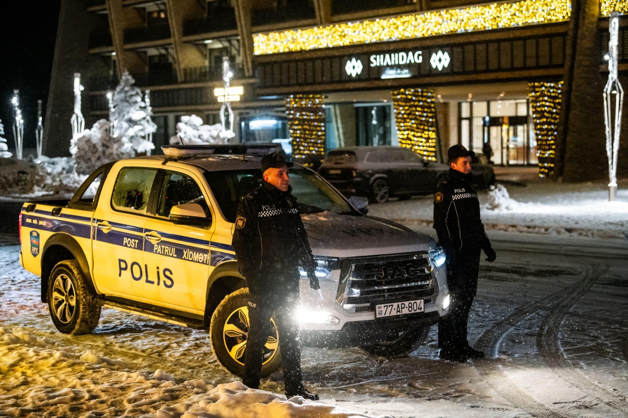 Polis əməkdaşları gecə saatlarında fasiləsiz xidmət aparıb - FOTOLAR