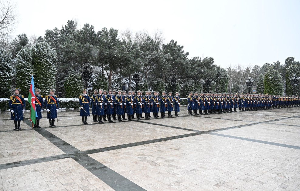 Prezident Şahbaz Şərifi qarşıladı - FOTOLAR