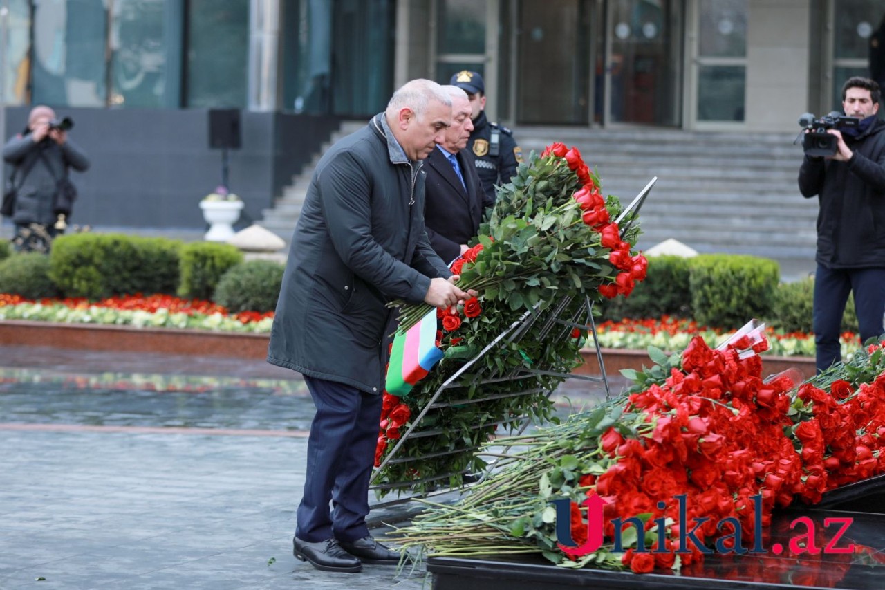 "Azərenerji" və "Azərişıq" ASC-nin sədrləri Xocalı abidəsini ziyarət etdilər - FOTO