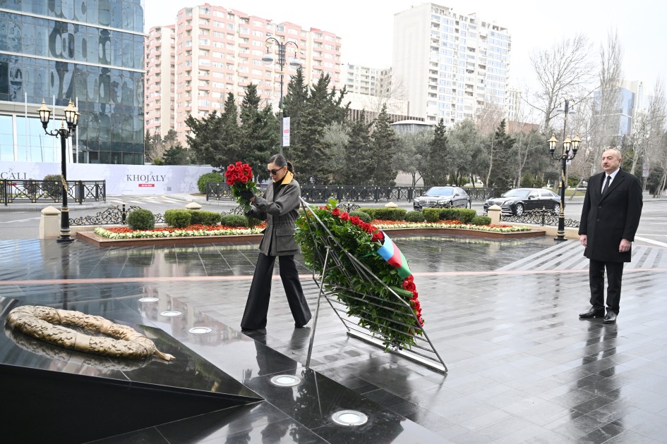 Prezident və xanımı “Ana harayı” abidəsini ziyarət etdi - FOTOLAR