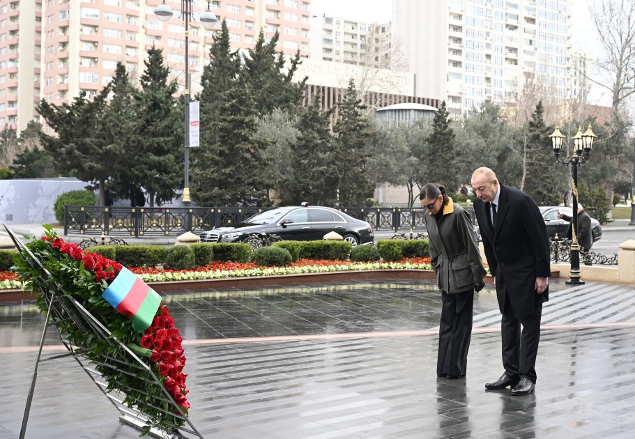 Prezident və xanımı “Ana harayı” abidəsini ziyarət etdi - FOTOLAR