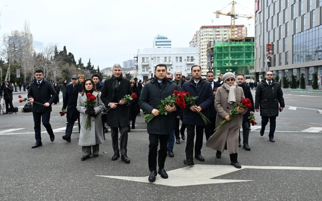 Mədəniyyət Nazirliyinin kollektivi soyqırım qurbanlarının xatirəsini yad edib -FOTOLAR