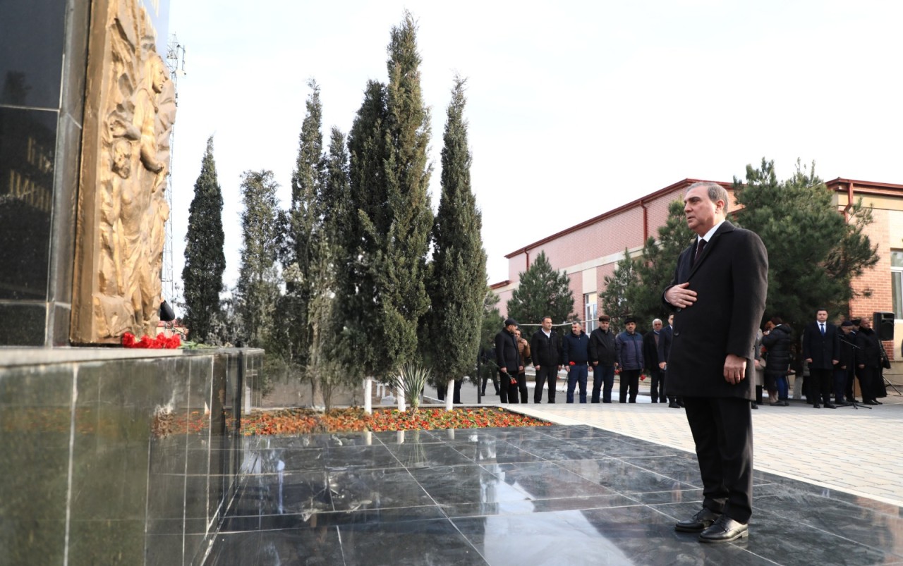 Gəncədə Xocalı soyqırımının ildönümü ilə bağlı tədbir keçirildi - FOTOLAR